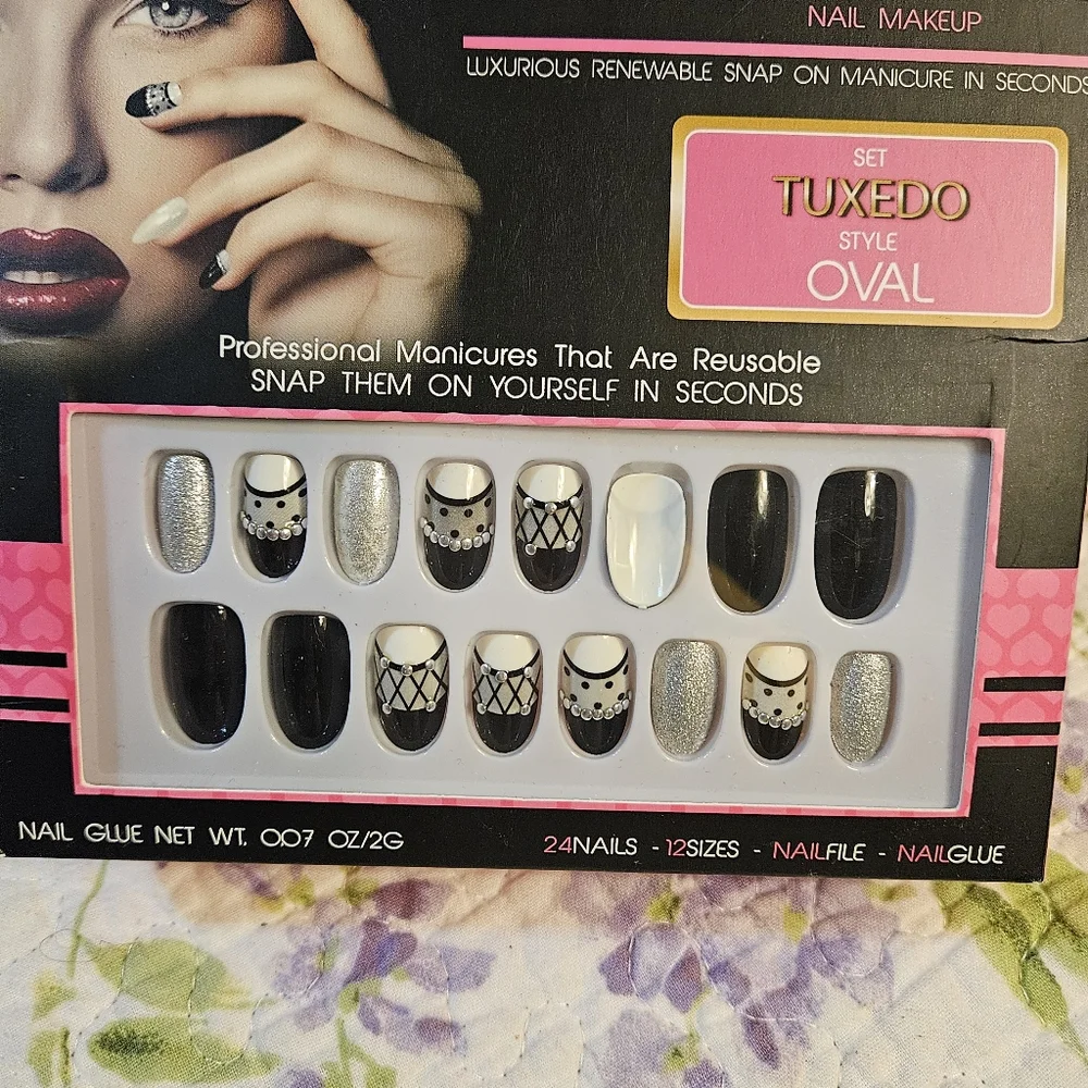 NAILHUR Makeup Reusable Nails Tuxedo Set Oval Style
